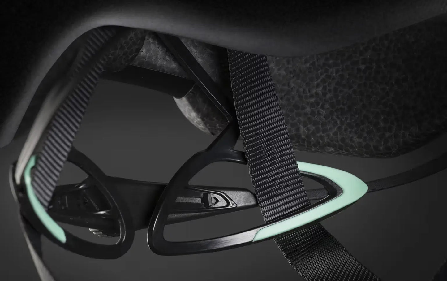 MET Manta MIPS Fahrradhelm